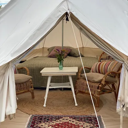 Роскошный шатер Romantic Glamping In The Forest Near A Sandy